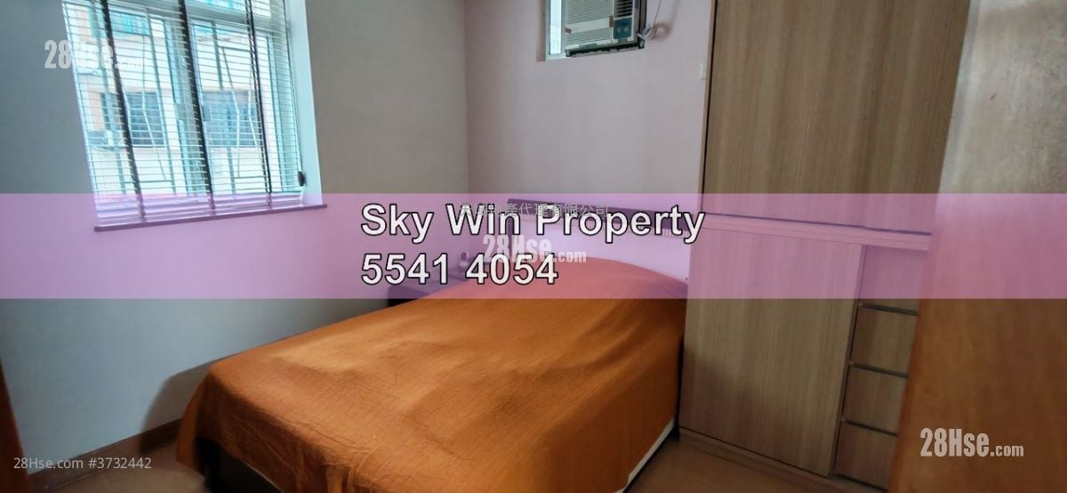 Yee On Court Sell 3 Bedrooms , 2 Bathrooms 707 ft²