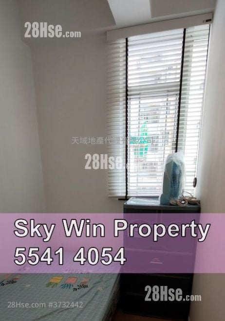 Yee On Court Sell 3 Bedrooms , 2 Bathrooms 707 ft²