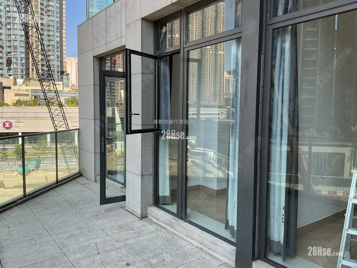 露台: 天晉 租盤 1,004 平方呎