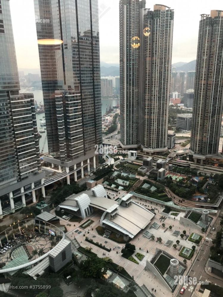 The Harbourside Sell 2 Bedrooms , 2 Bathrooms 755 ft²