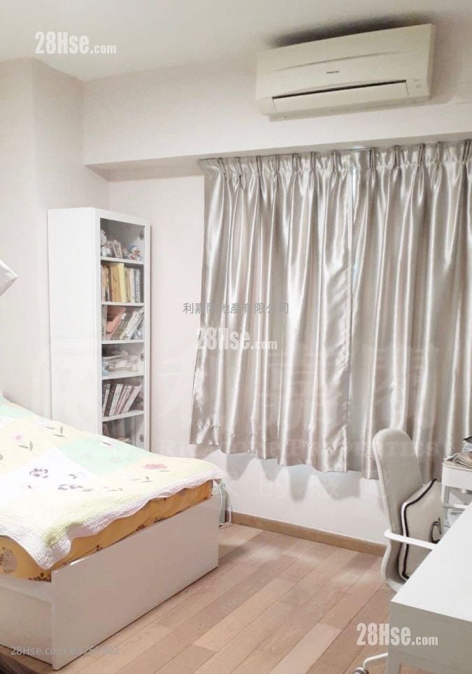 Comfort Gardens Sell 3 Bedrooms , 2 Bathrooms 1,003 ft²