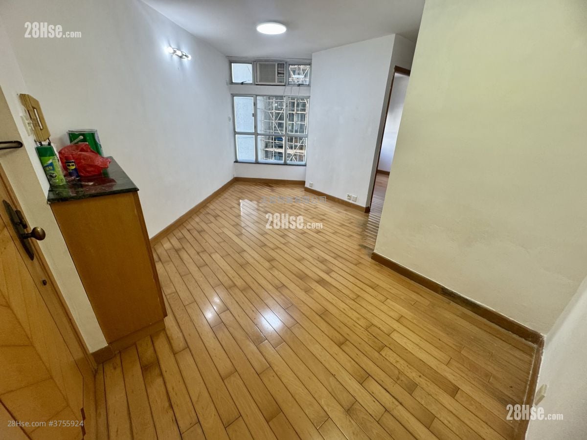 Whampoa Garden Sell 2 Bedrooms , 1 Bathroom 389 ft²