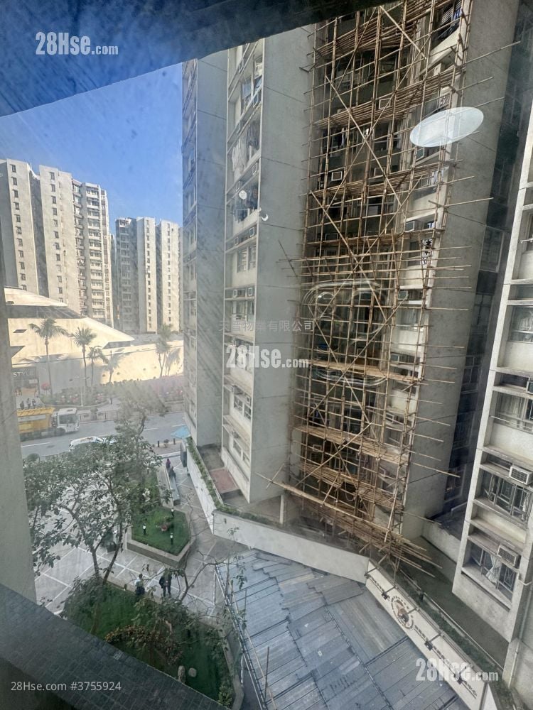 Whampoa Garden Sell 2 Bedrooms , 1 Bathroom 389 ft²