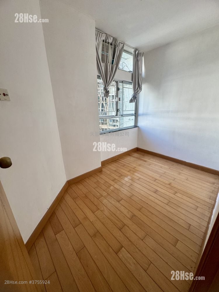 Whampoa Garden Sell 2 Bedrooms , 1 Bathroom 389 ft²