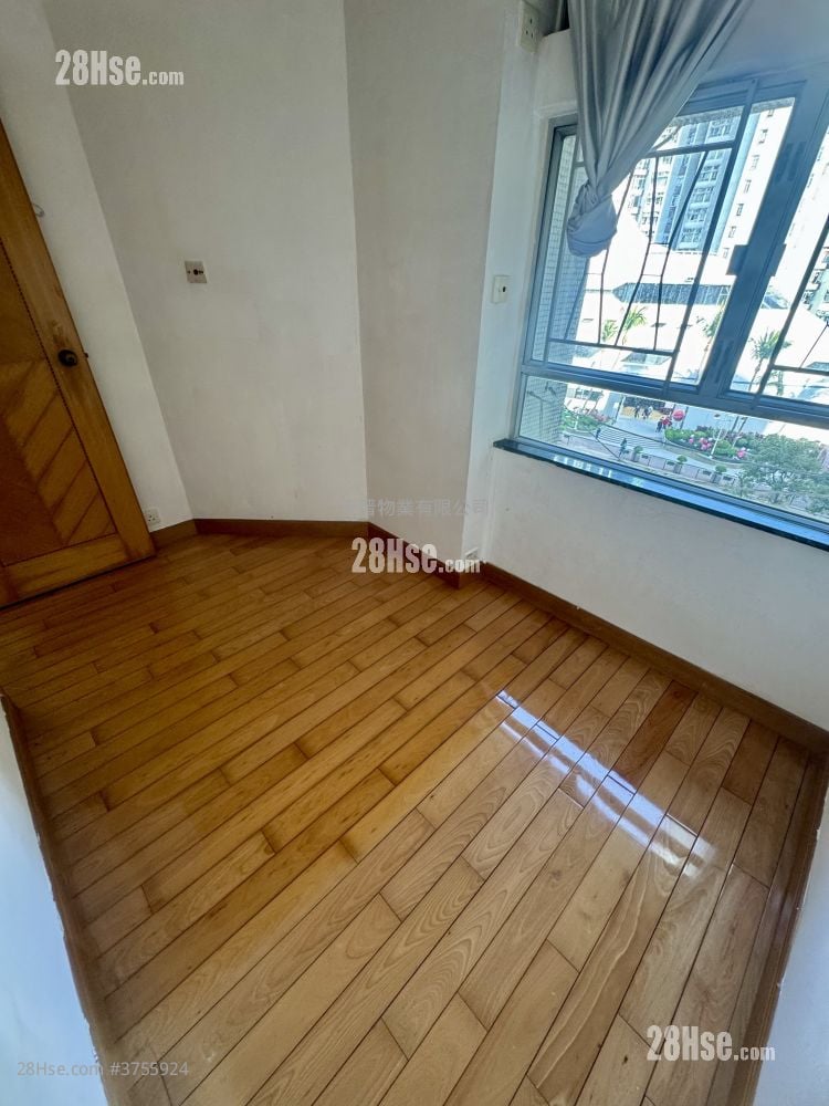 Whampoa Garden Sell 2 Bedrooms , 1 Bathroom 389 ft²