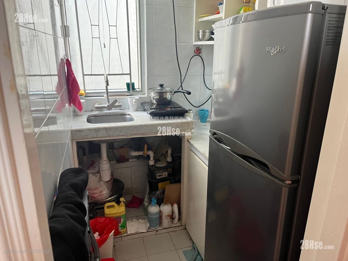 广兴大厦 售盘 1 房 , 1 浴室 239 平方尺