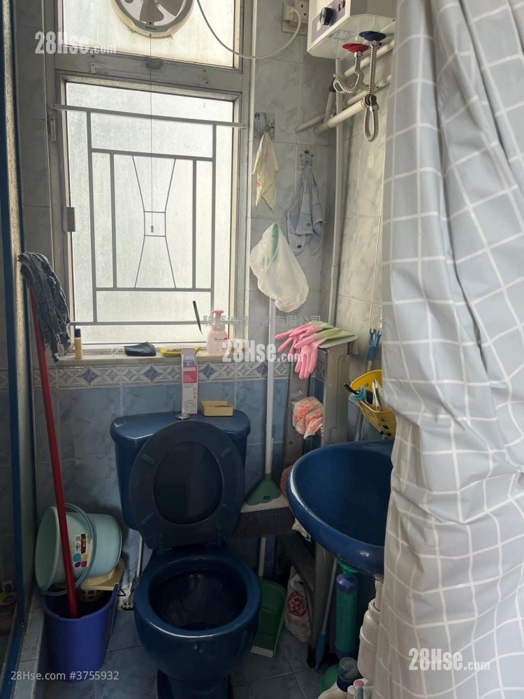 广兴大厦 售盘 1 房 , 1 浴室 239 平方尺