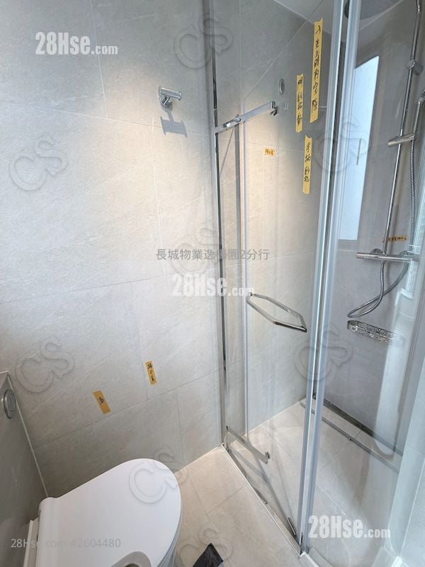 Finnie 租盤 1 房 , 1 浴室 245 平方呎