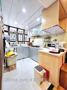 Shung Ming Mansion Sell 4 Bedrooms , 2 Bathrooms 832 ft²