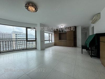 King's Park Villa Sell 3 Bedrooms , 2 Bathrooms 1,136 ft²