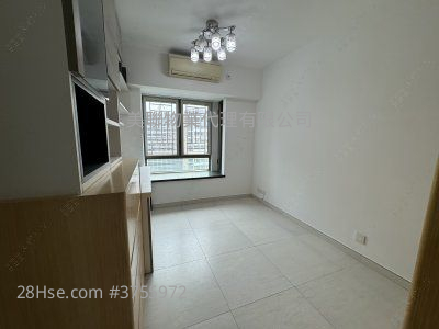 King's Park Villa Sell 3 Bedrooms , 2 Bathrooms 1,136 ft²