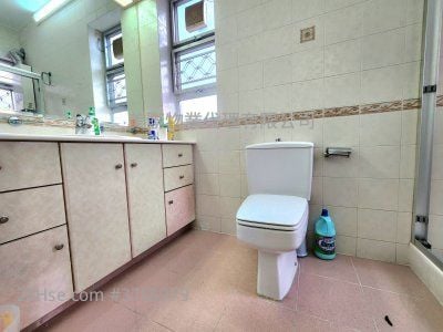 Glen Haven Sell 4 Bedrooms , 3 Bathrooms 1,453 ft²