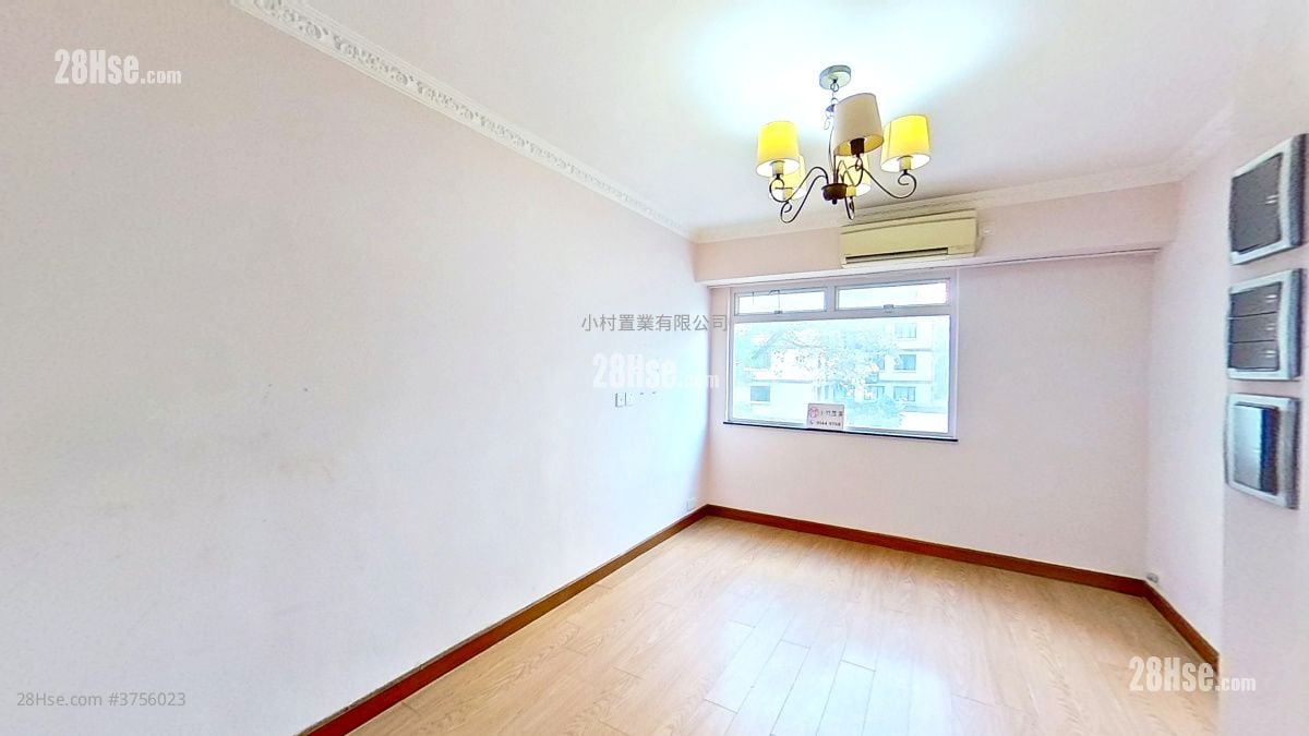 master room: Cheerbond Court Sell 3 Bedrooms , 2 Bathrooms 920 ft²