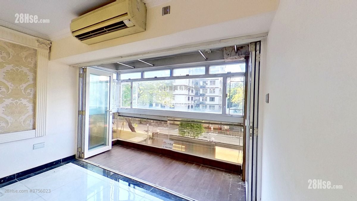 balcony: Cheerbond Court Sell 3 Bedrooms , 2 Bathrooms 920 ft²