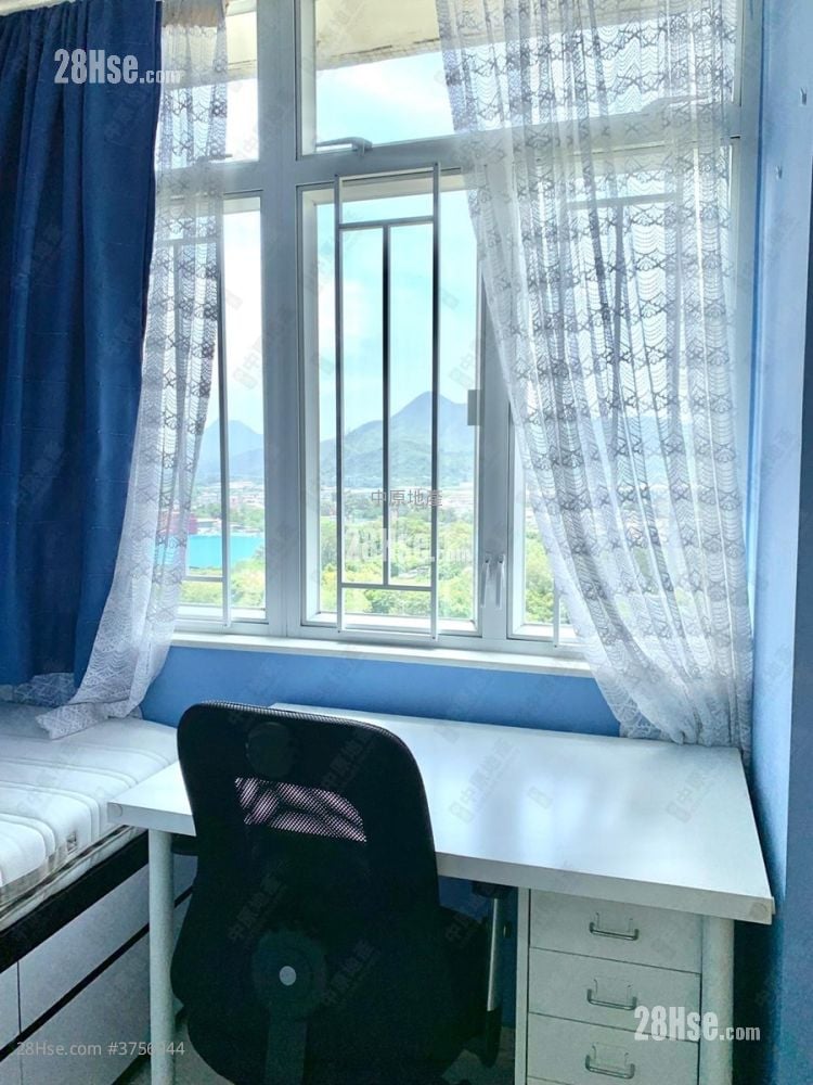 Tin Oi Court Sell 3 Bedrooms , 1 Bathroom 606 ft²