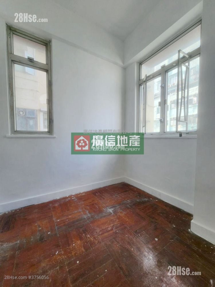 Shun King Building Sell 2 Bedrooms , 1 Bathroom 253 ft²