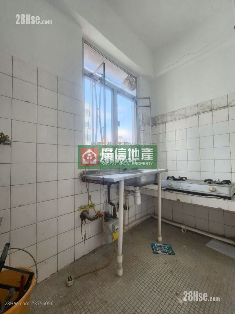 Shun King Building Sell 2 Bedrooms , 1 Bathroom 253 ft²