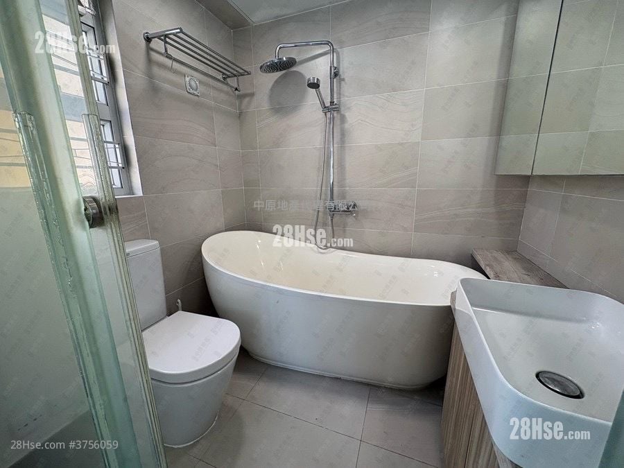 Grampian Crest Sell 3 Bedrooms 892 ft²