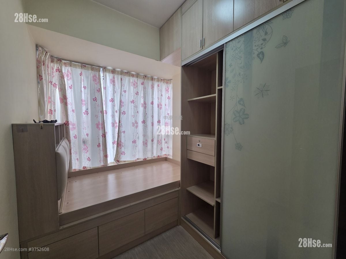 翘翠峰 售盘 2 房 526 平方尺