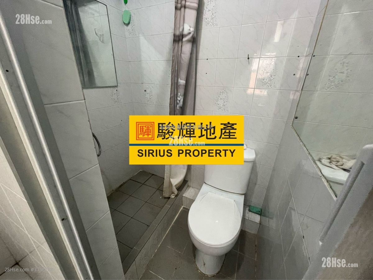 Tak Hay Building Sell 2 Bedrooms , 1 Bathroom 292 ft²