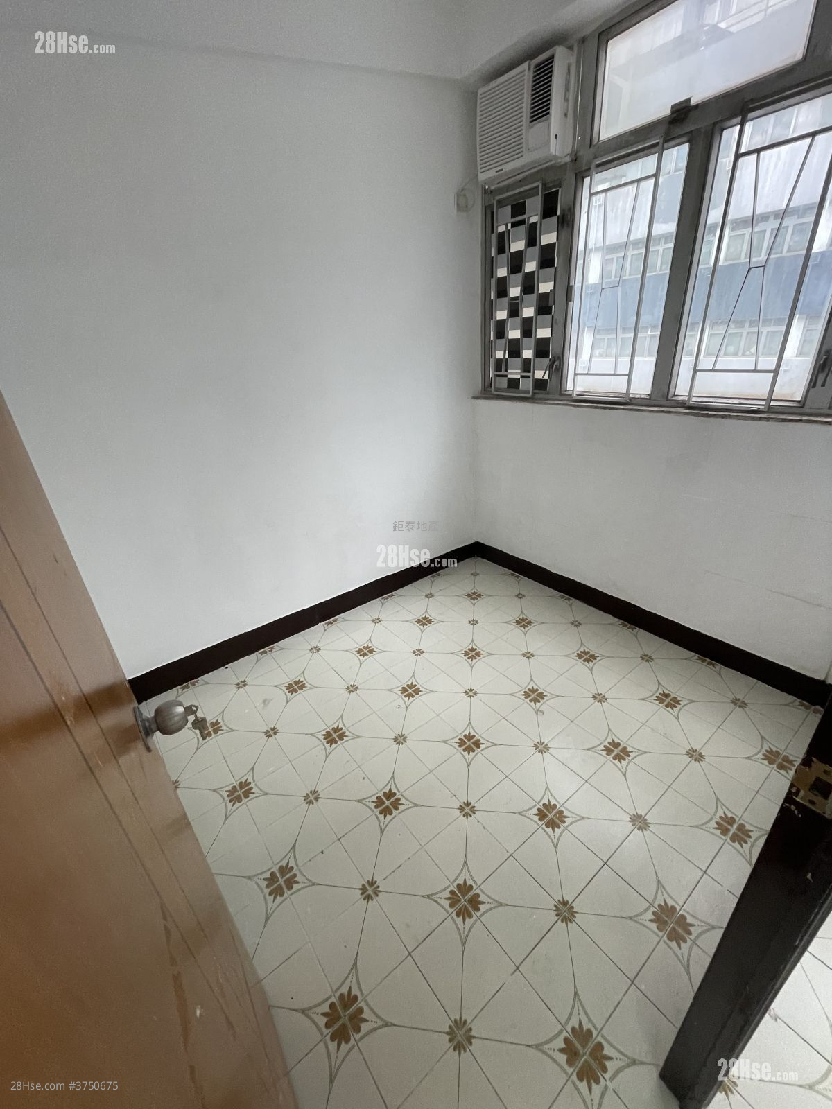 唐樓 租盤 3 房 , 1 浴室 506 平方呎