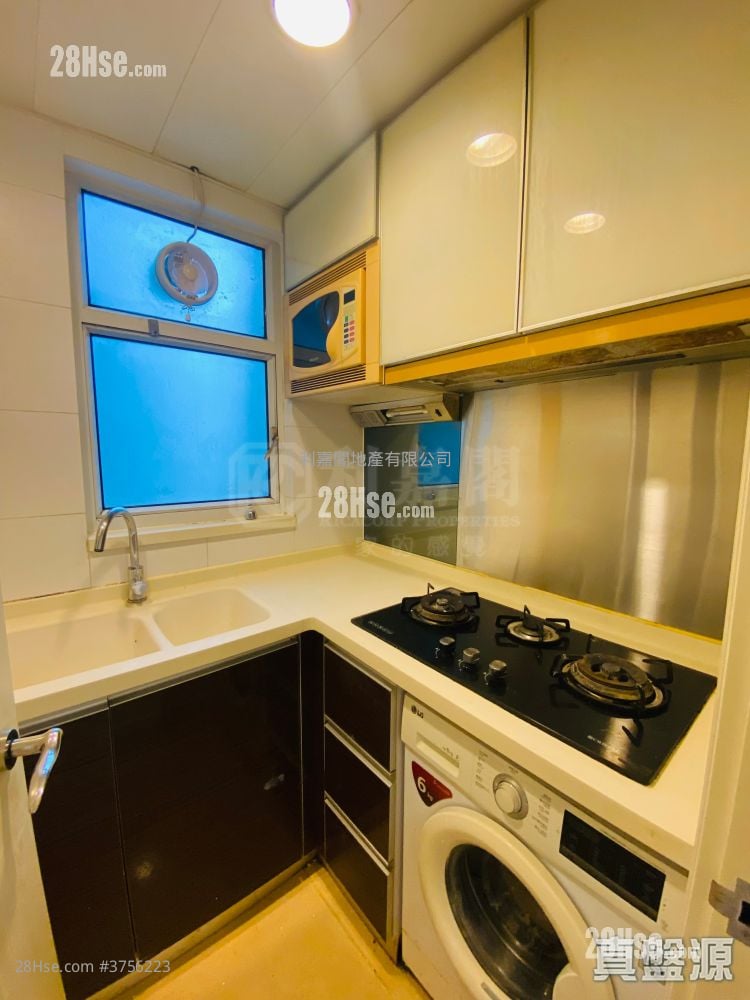 Central Park Towers Sell 2 Bedrooms 502 ft²