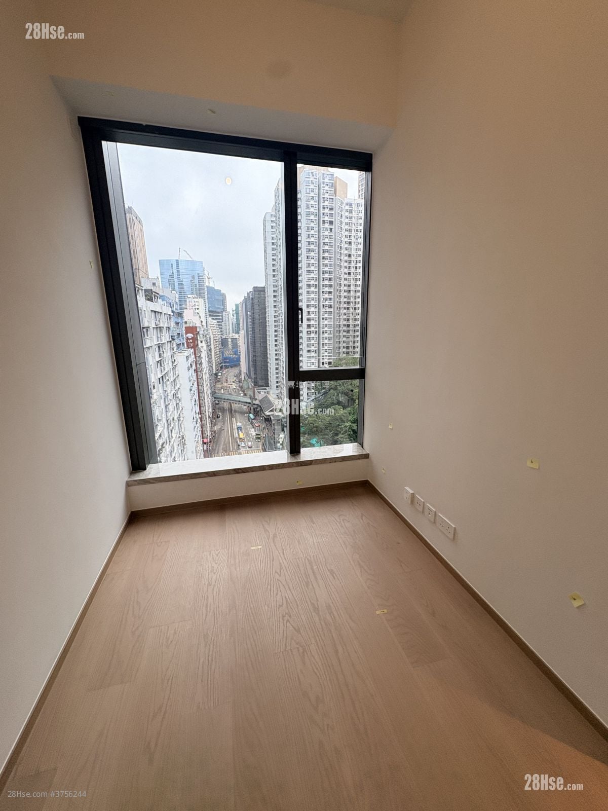 101 Kings Road 租盤 2 房 , 1 浴室 376 平方呎