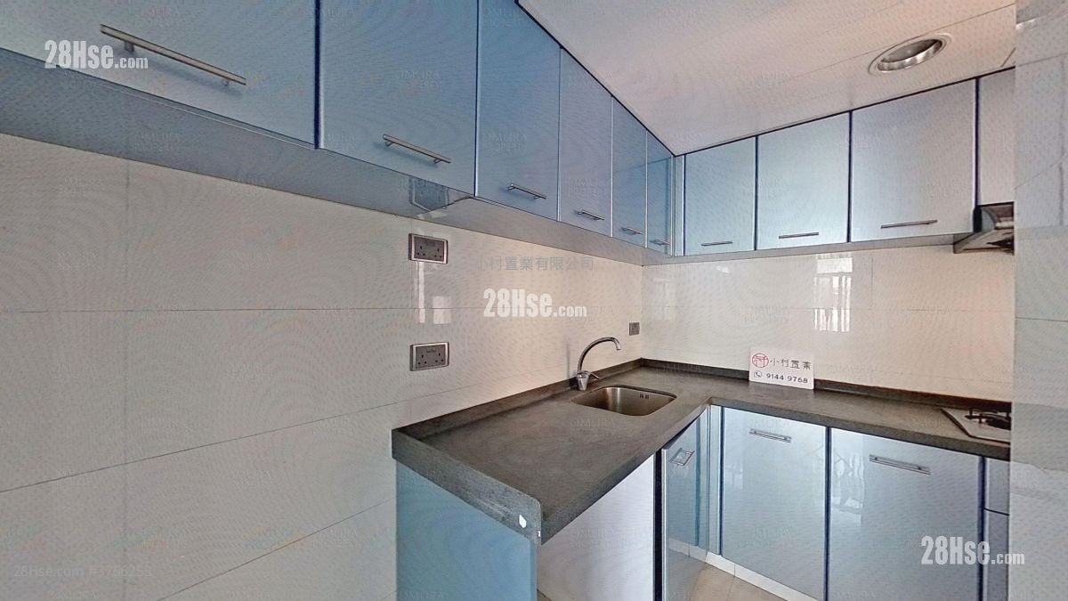 kitchen: Pearl Court Sell 2 Bedrooms , 1 Bathroom 435 ft²