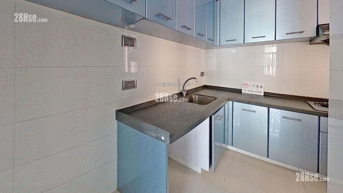 kitchen: Pearl Court Sell 2 Bedrooms , 1 Bathroom 435 ft²