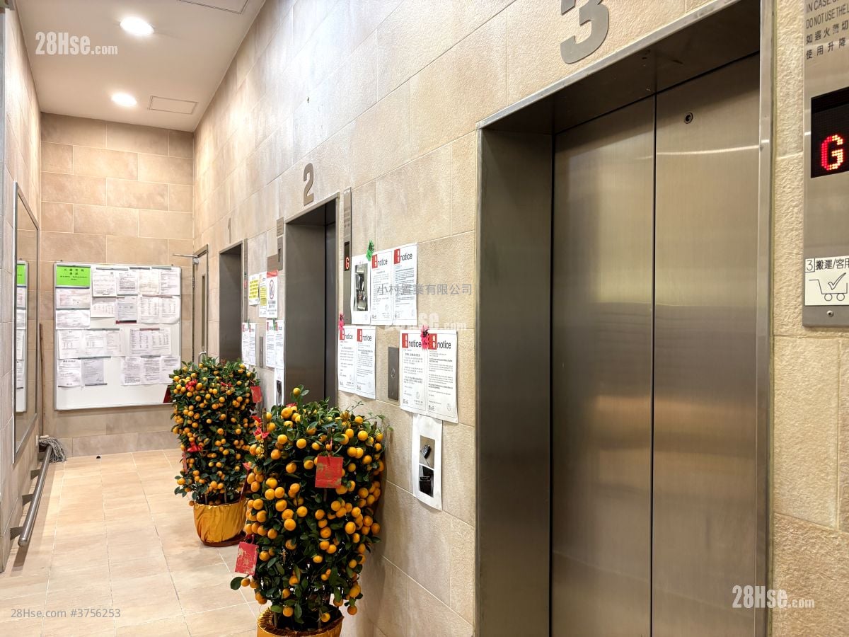 Lobby: Pearl Court Sell 2 Bedrooms , 1 Bathroom 435 ft²