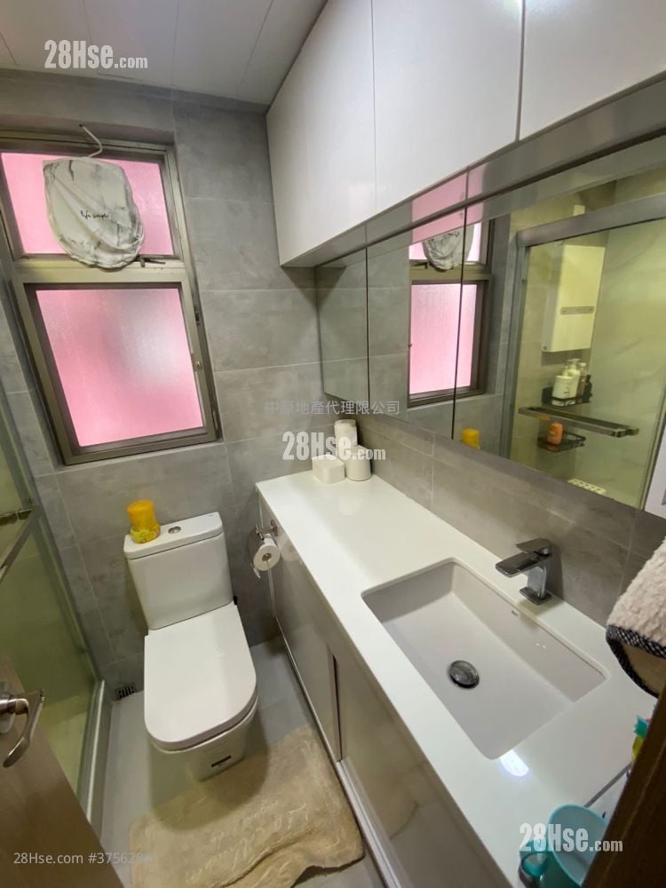 Yoho Town 售盘 2 房 , 1 浴室 393 平方尺