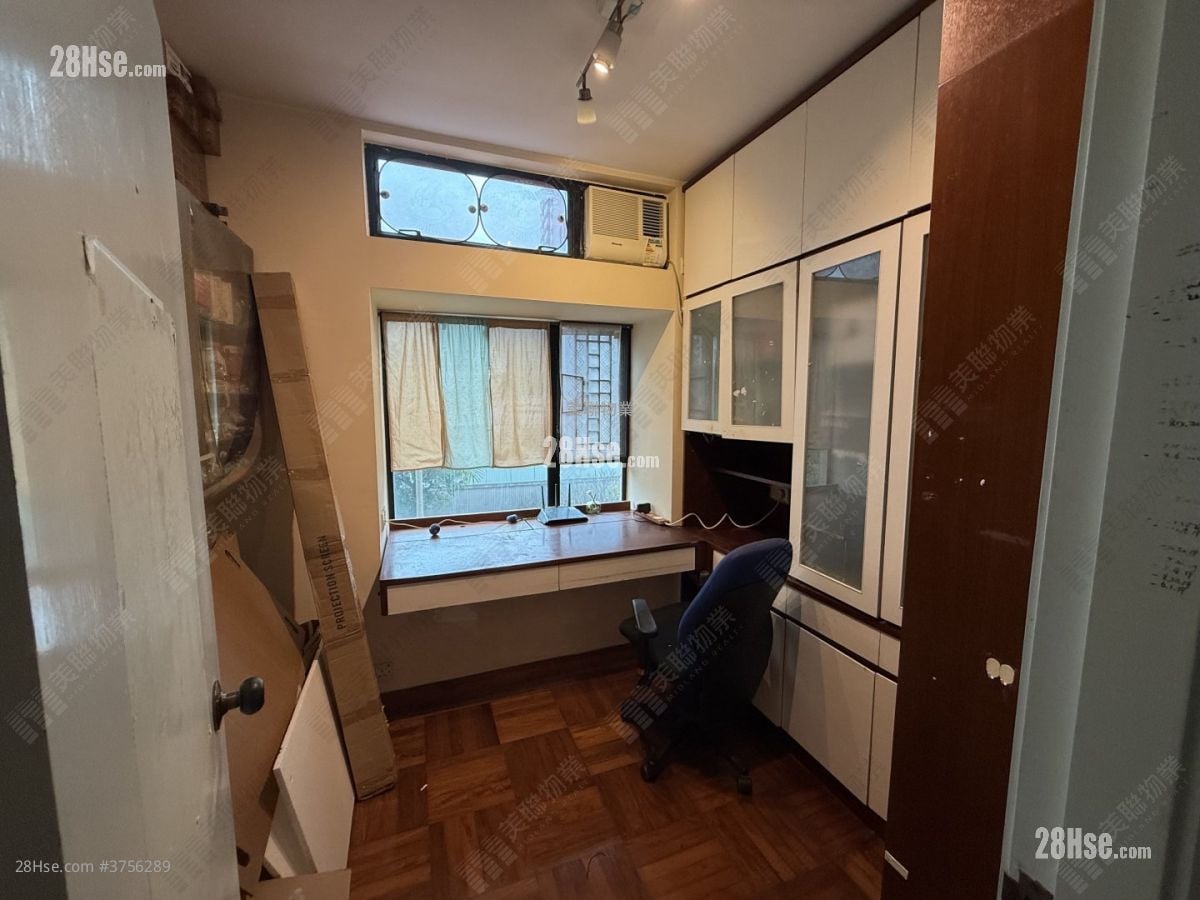 Villa Athena Sell 3 Bedrooms , 2 Bathrooms 727 ft²