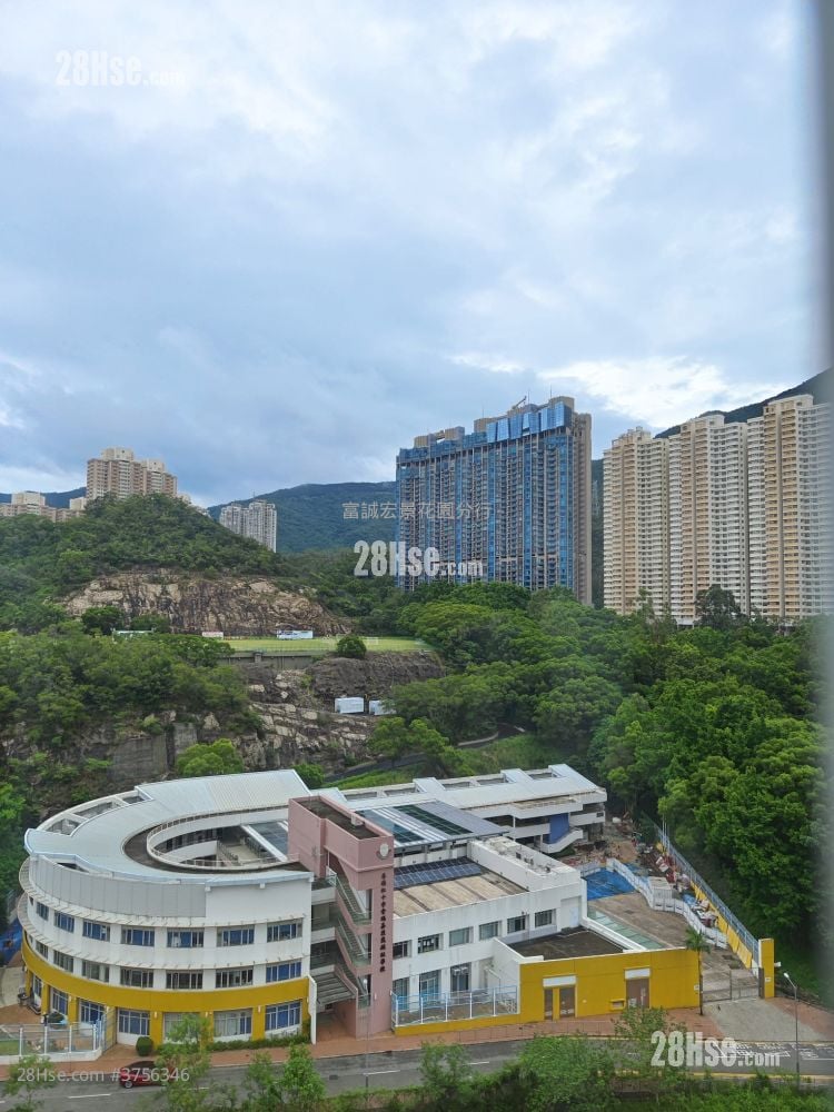 Choi Fung Court Sell 2 Bedrooms , 1 Bathroom 597 ft²