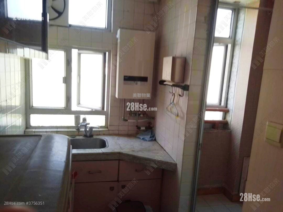 Ching Wah Court Sell 2 Bedrooms , 1 Bathroom 394 ft²