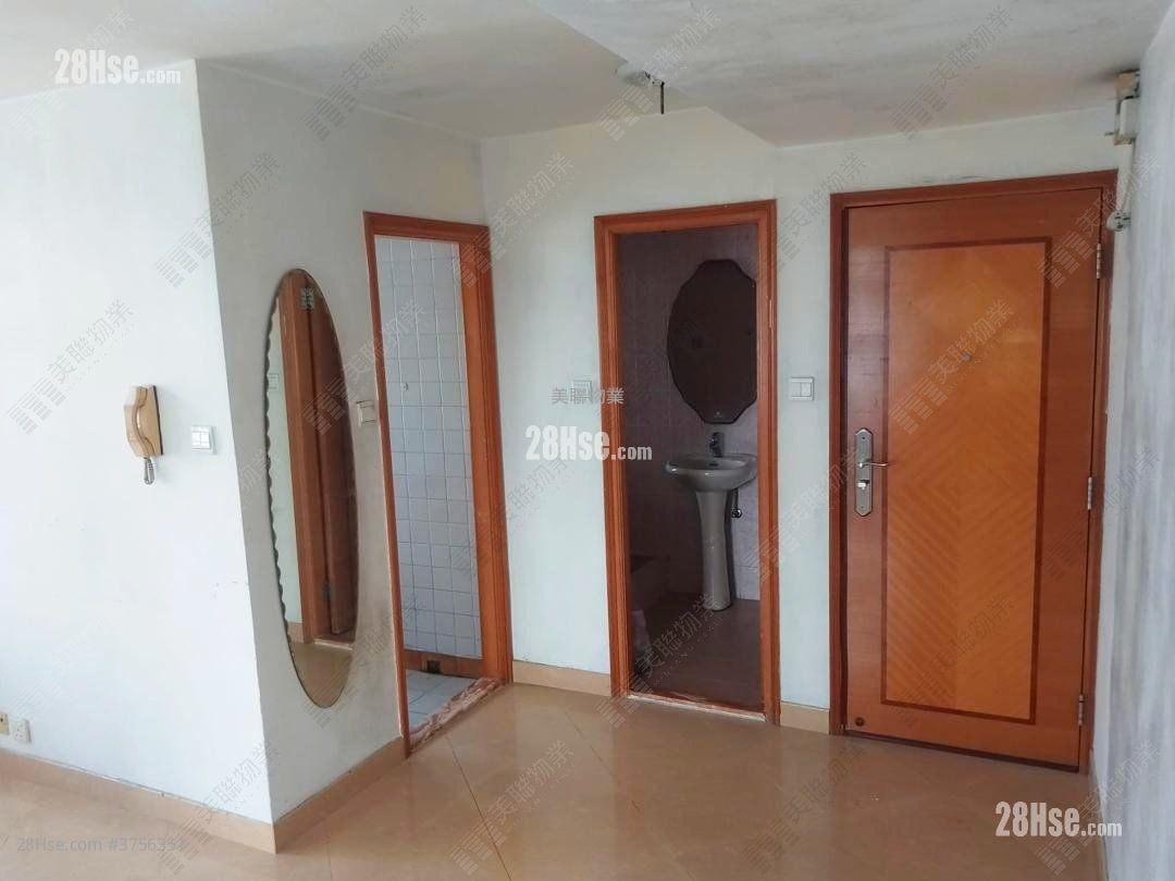 Ching Wah Court Sell 2 Bedrooms , 1 Bathroom 394 ft²