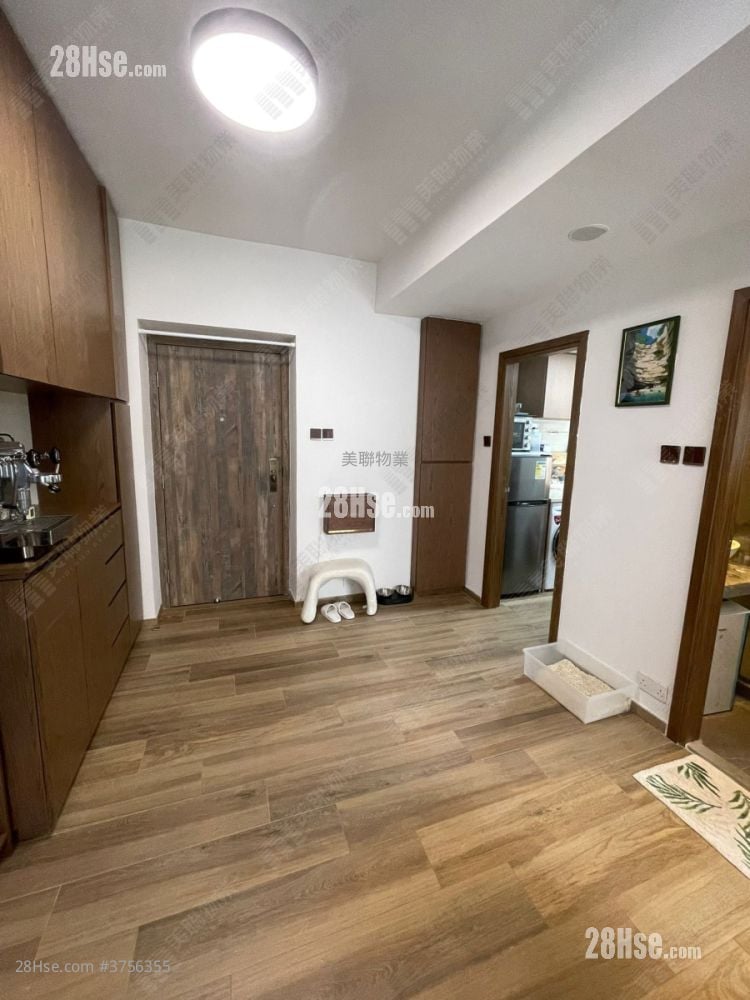 Wing Hing Building Sell 2 Bedrooms , 1 Bathroom 320 ft²