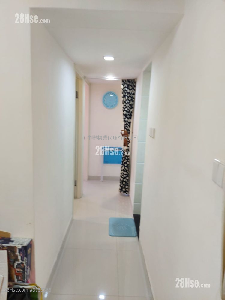 云叠花园 售盘 3 房 , 1 浴室 593 平方尺