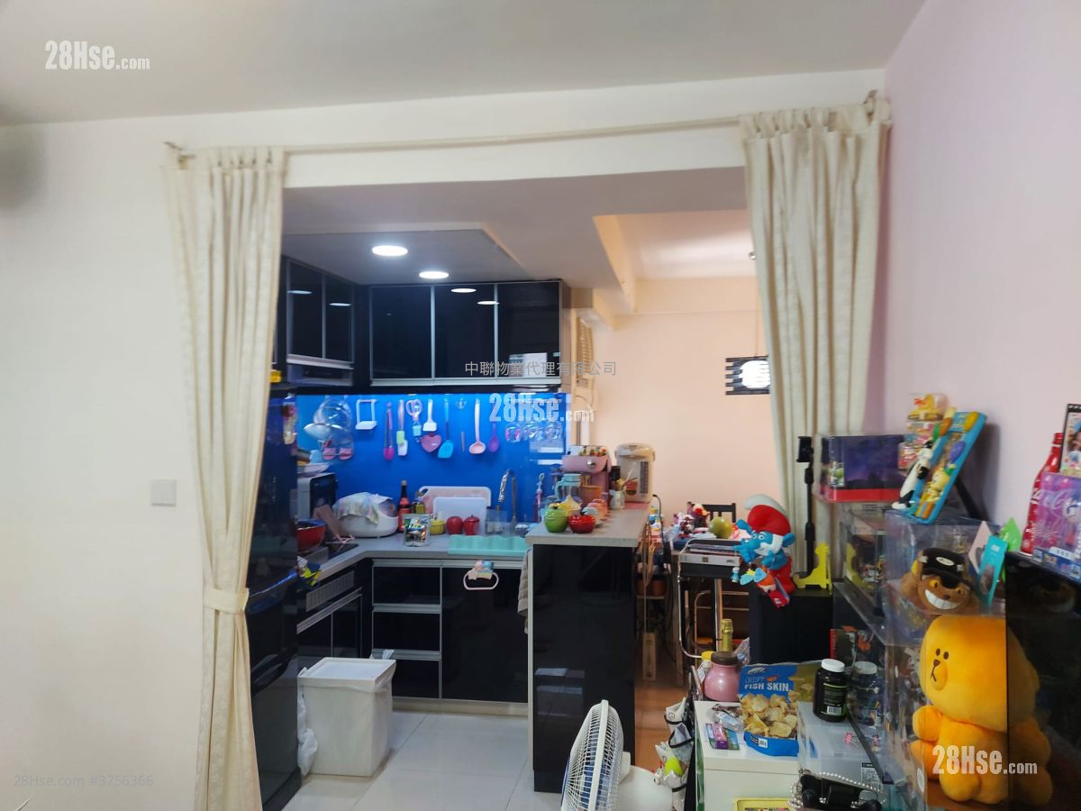 云叠花园 售盘 3 房 , 1 浴室 593 平方尺