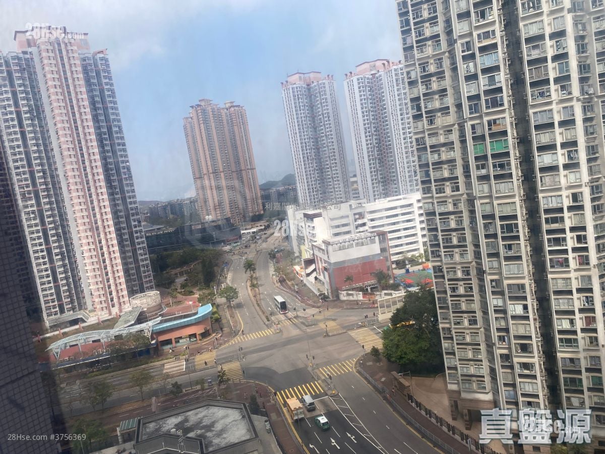 Kingswood Villas Sell 3 Bedrooms 547 ft²