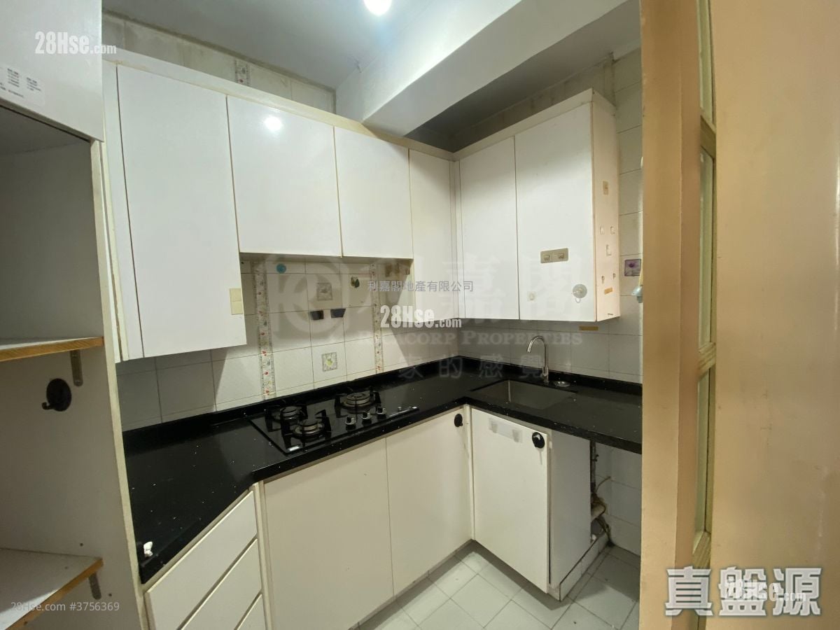 Kingswood Villas Sell 3 Bedrooms 547 ft²