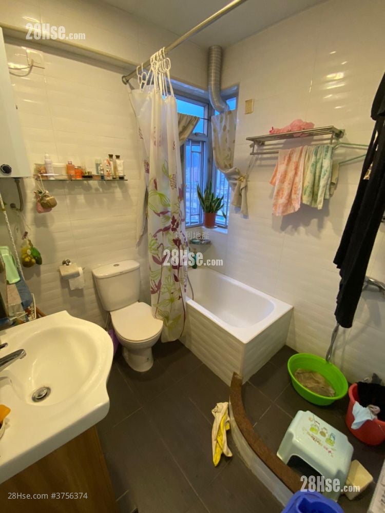 Shing Hing Building Sell 2 Bedrooms 427 ft²