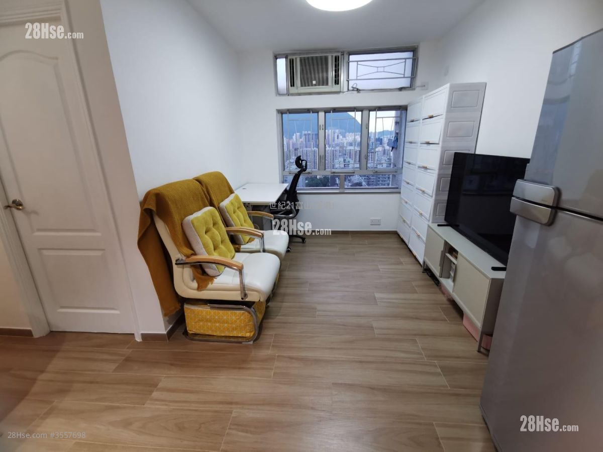 Fu Keung Court Sell 3 Bedrooms , 1 Bathroom 577 ft²