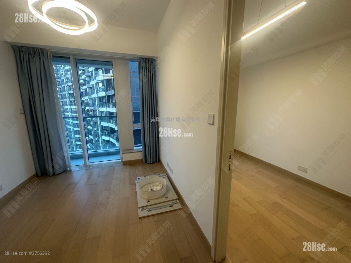 Monterey Sell 1 Bedroom , 1 Bathroom 364 ft²