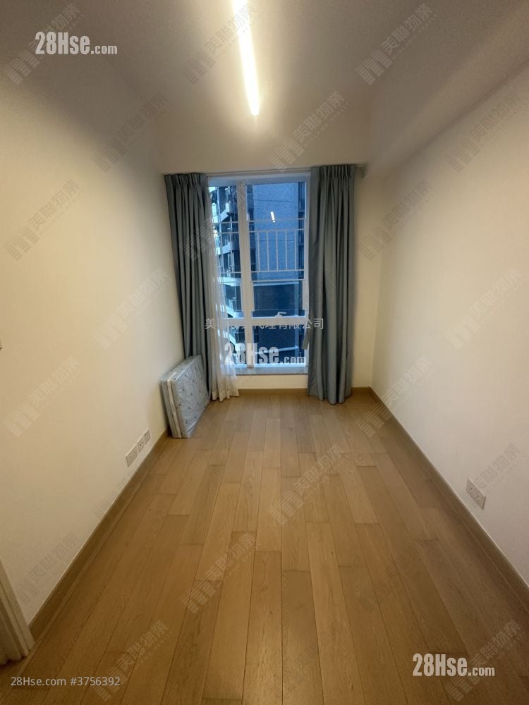 Monterey Sell 1 Bedroom , 1 Bathroom 364 ft²