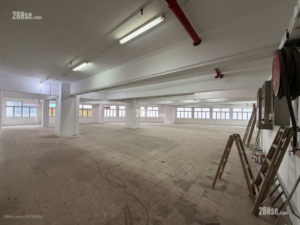 Wah Wing Industrial Building Sell 3 Toilets 4,210 ft²