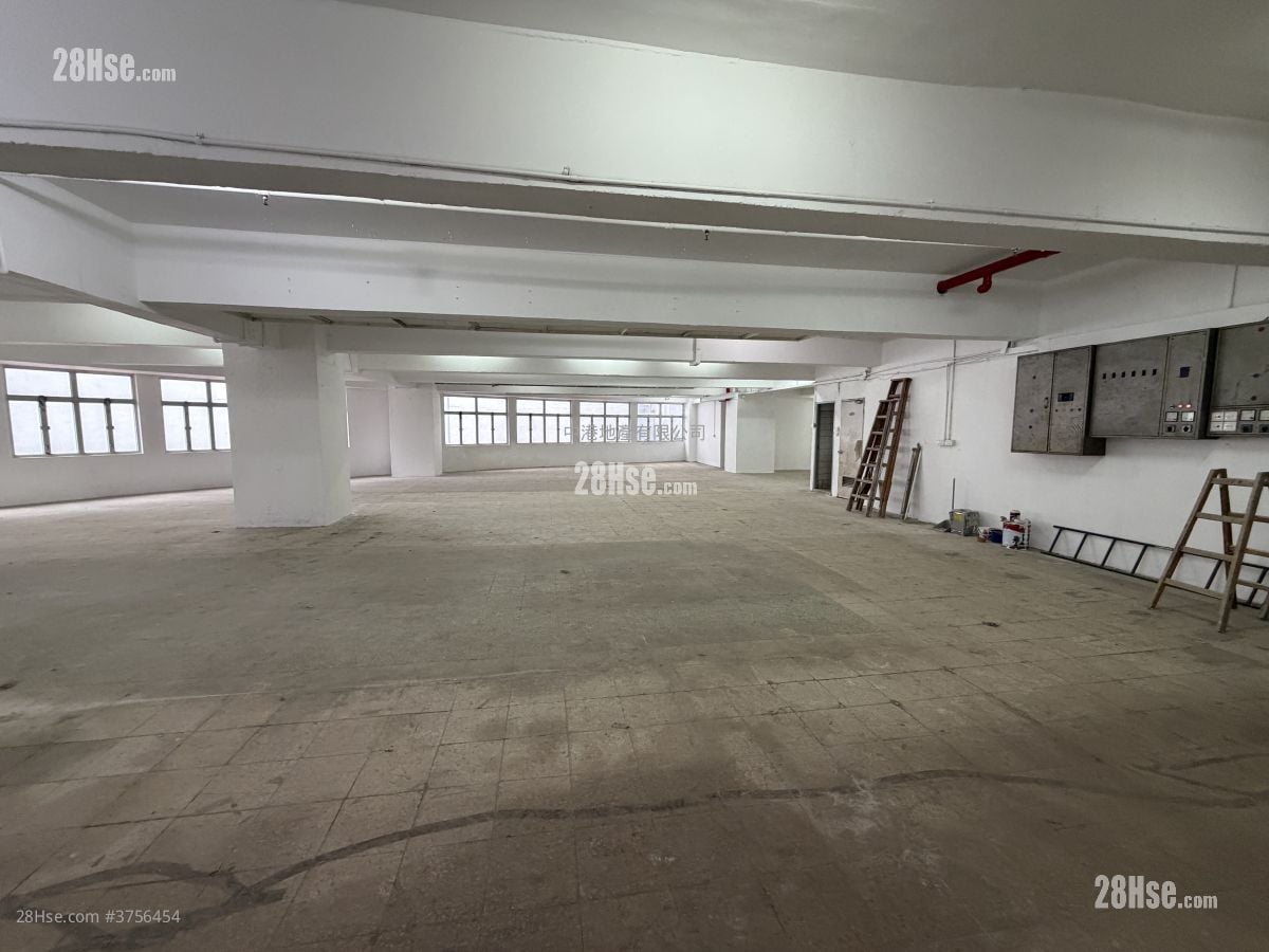 Wah Wing Industrial Building Sell 3 Toilets 4,210 ft²