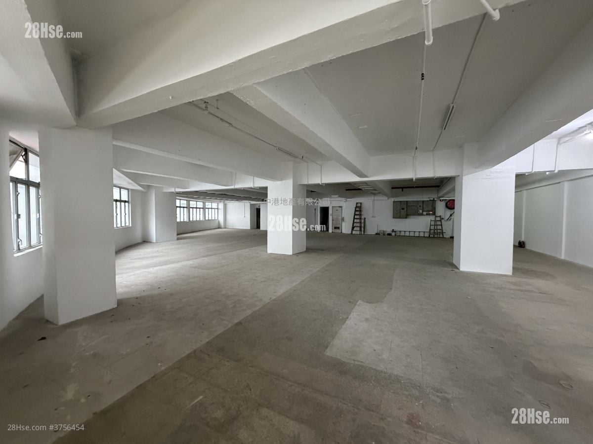 Wah Wing Industrial Building Sell 3 Toilets 4,210 ft²