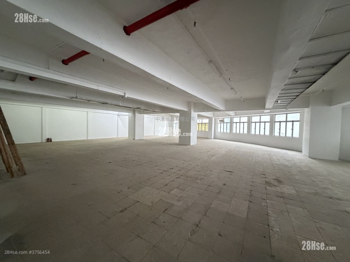 Wah Wing Industrial Building Sell 3 Toilets 4,210 ft²
