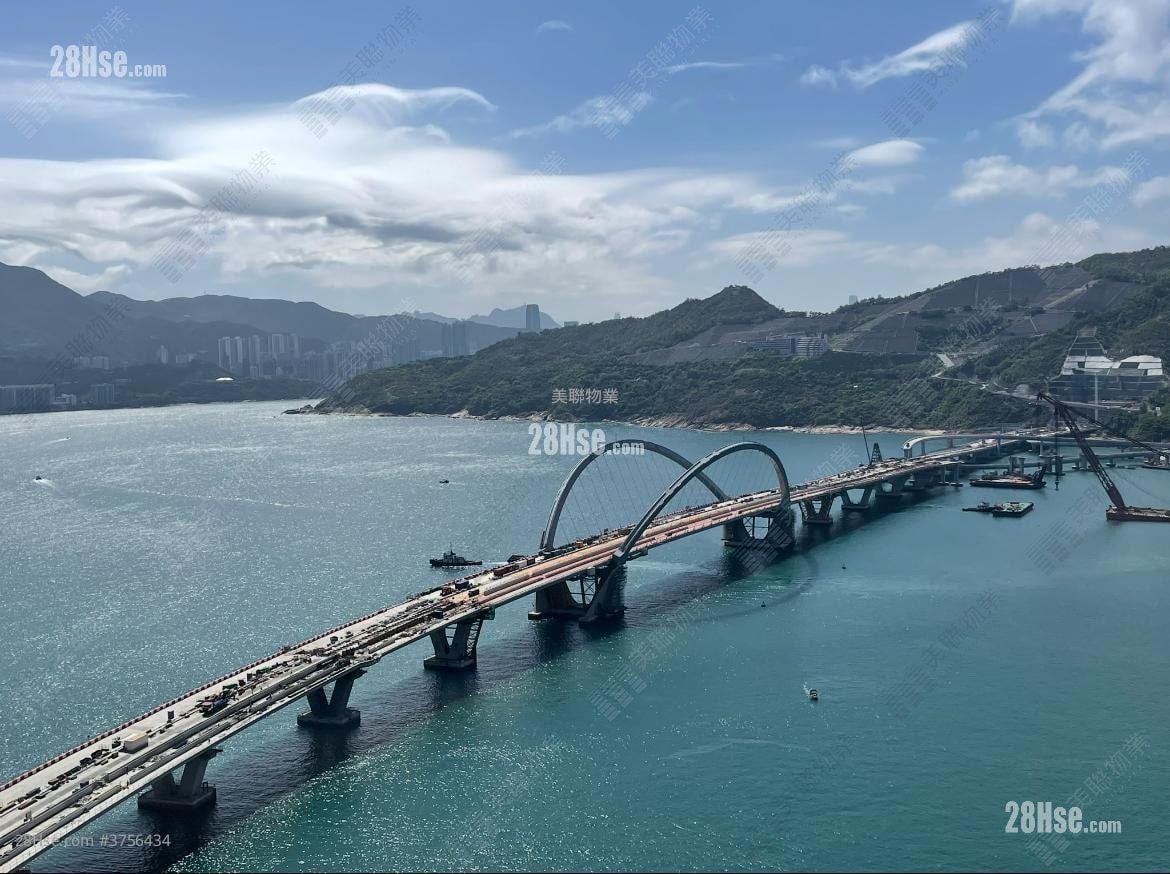 Sea To Sky Sell 3 Bedrooms , 2 Bathrooms 707 ft²