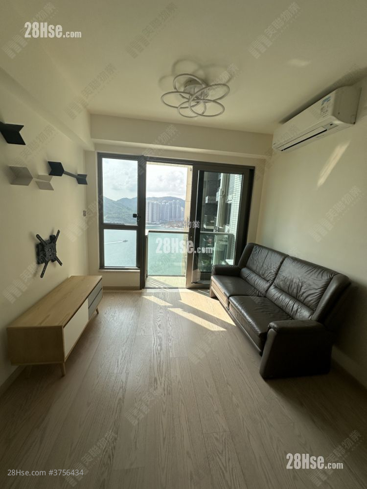 Sea To Sky Sell 3 Bedrooms , 2 Bathrooms 707 ft²